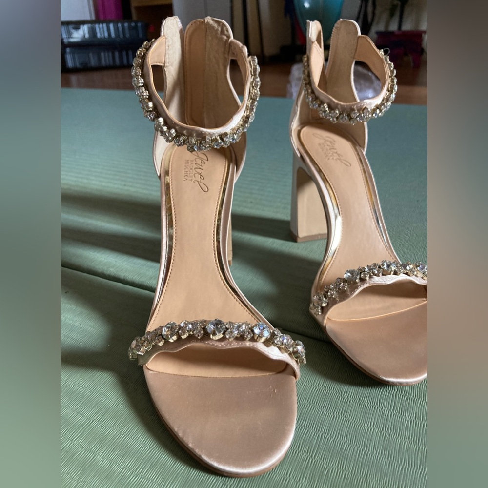 jewel badgley mischka high heel, size 10